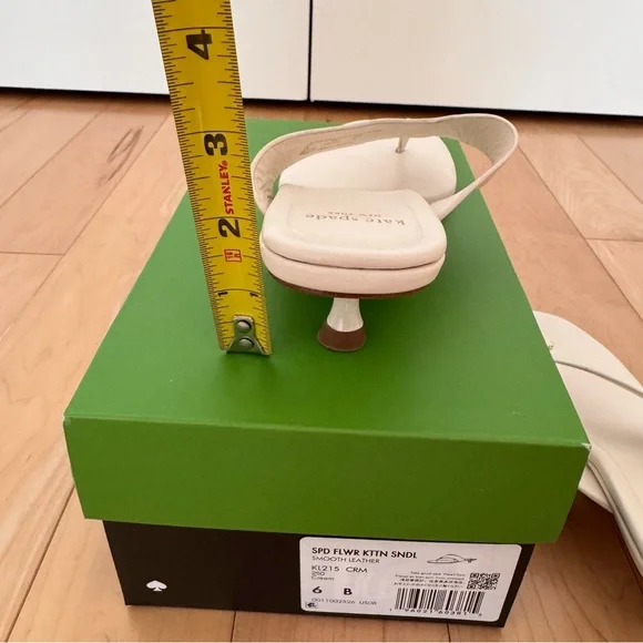 Kate Spade New York Spade Flower Kitten Heel Sandals - Ivory - Size 6B - Picture 4 of 6